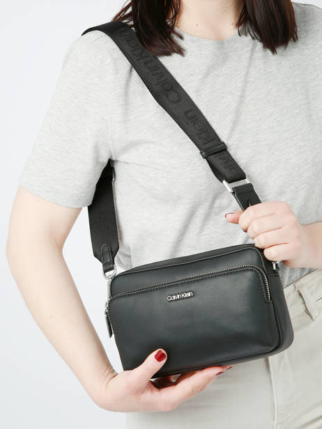 Sac Bandoulière Must Must Calvin klein jeans Noir must K608410 vue secondaire 1